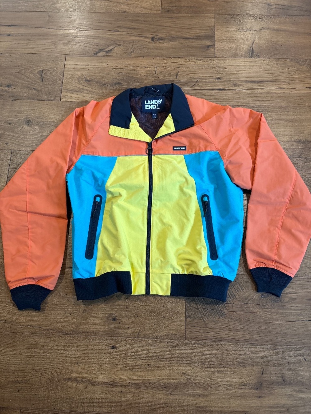 Brand New! Never worn! Lands End Men’s Squall Jacket in Medium/Tall